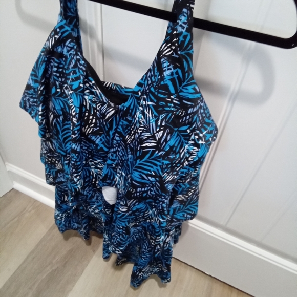 Swimsuits For All Plus Size 20 Blue and Black Tropical Leaf Ruffle Tankini Swim - Picture 2 of 9